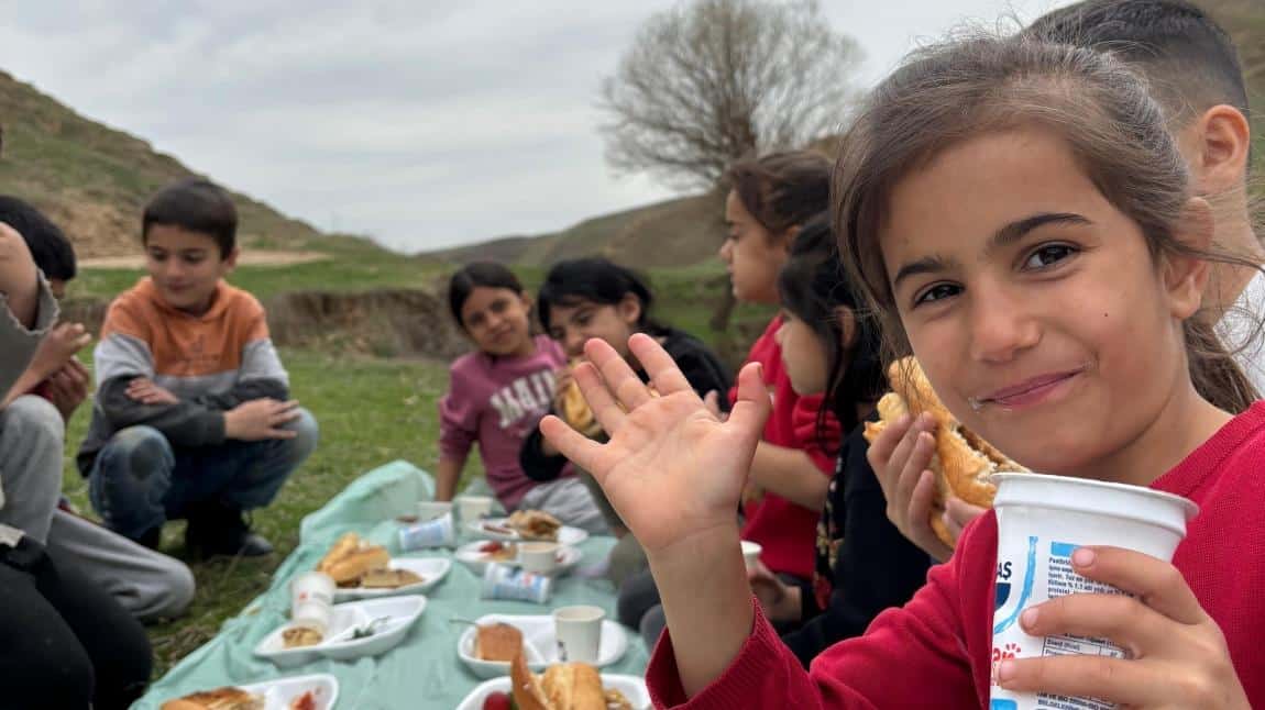 ÖĞRETMENLERİMİZDEN VELİ KATILIMLI PİKNİK